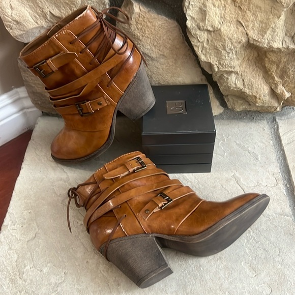 POP COWGIRL BOOTS - Picture 2 of 8